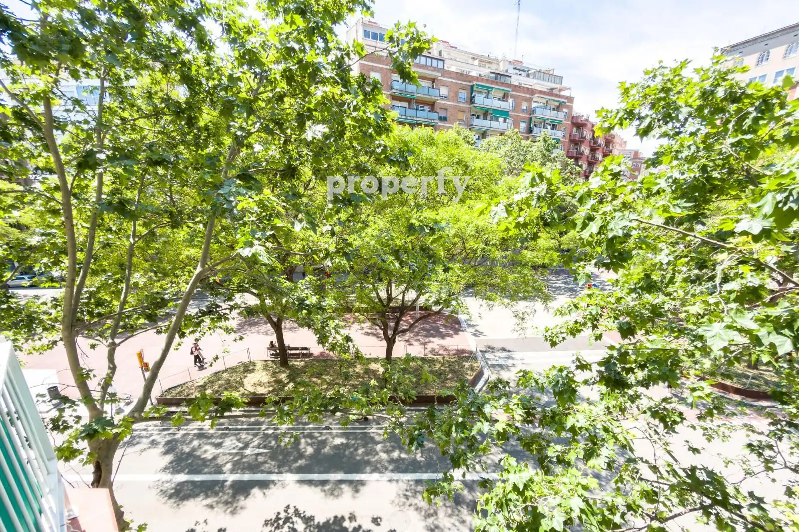Vista exterior de Pis en venda en Barcelona amb Aire condicionat, Calefacció i Balcó