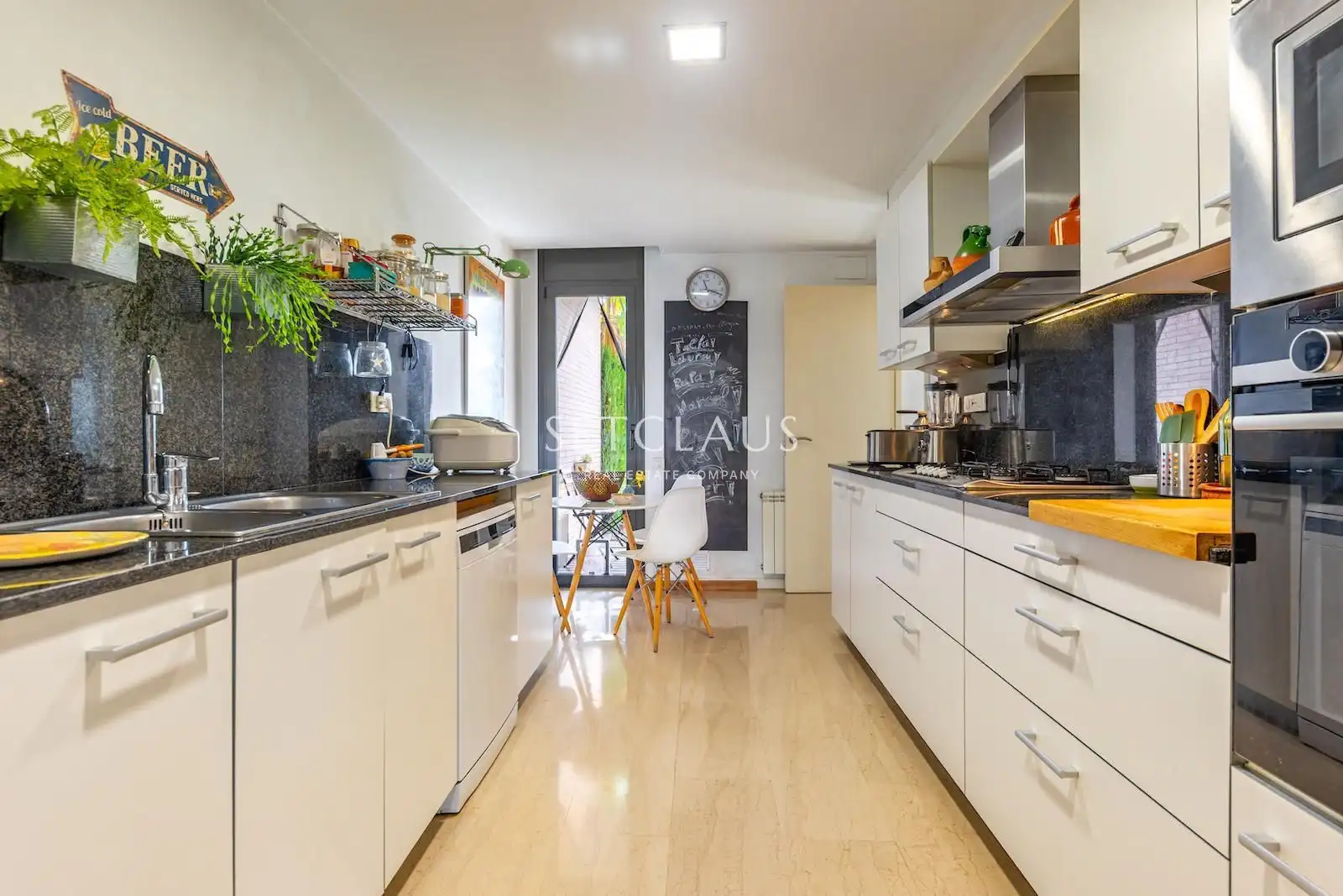 Cocina de Casa adosada en venta en Premià de Mar con Aire acondicionado, Calefacción y Jardín privado