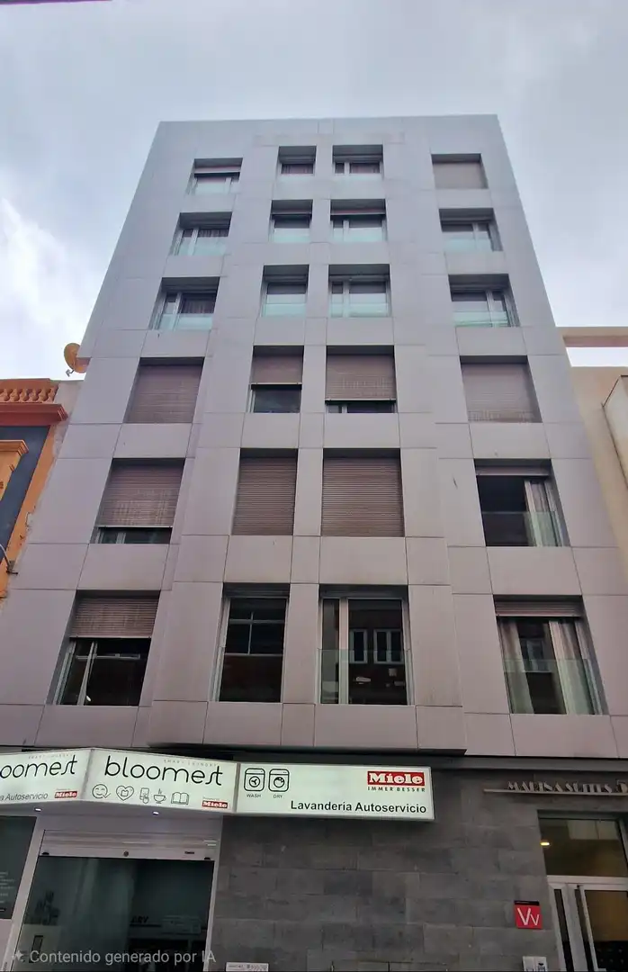 Außenansicht von Wohnung zum Verkauf in Las Palmas de Gran Canaria mit Abstellraum, Möbliert und Balkon