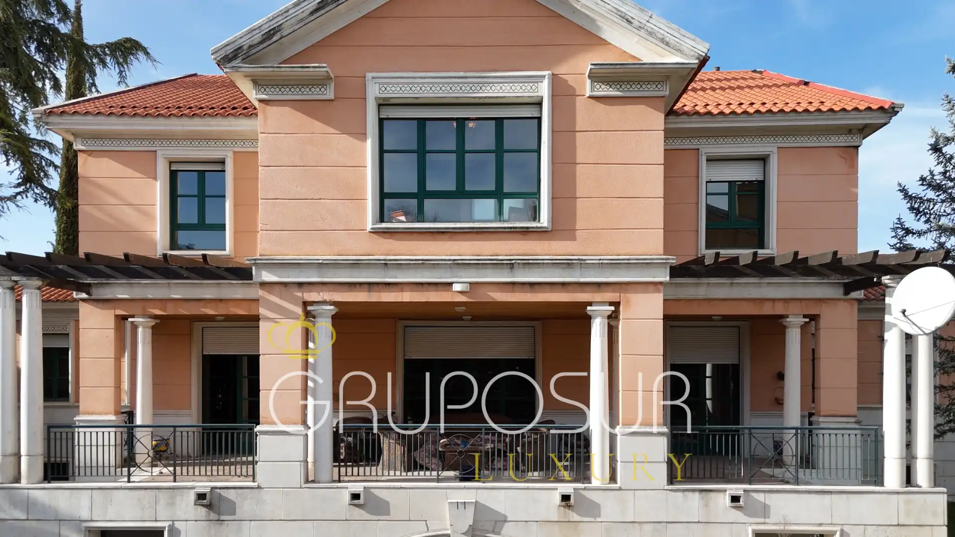 Vista exterior de Casa o chalet en venta en Valladolid con Calefacción, Jardín privado y Parquet