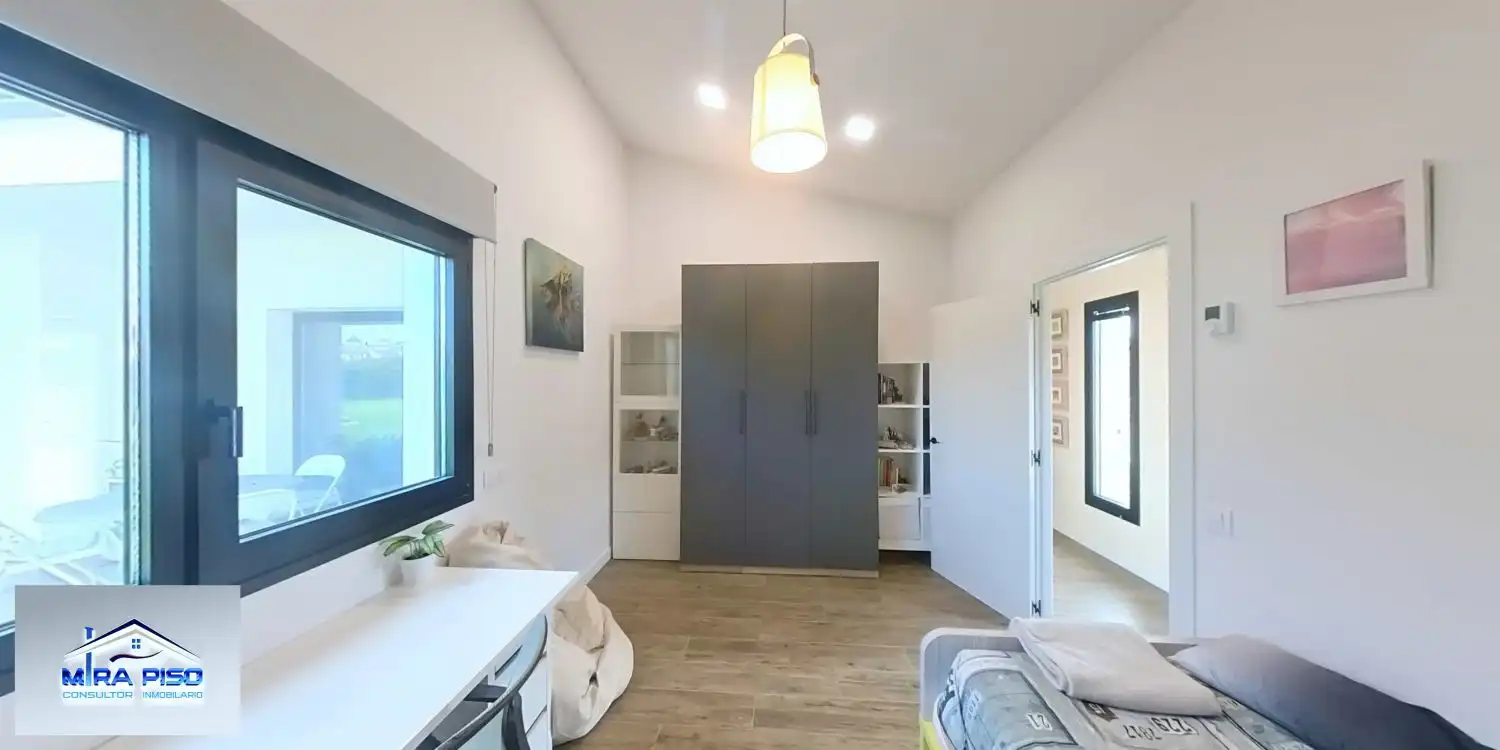 Habitación de Casa o chalet en venta en Las Rozas de Valdearroyo  con Calefacción, Terraza y Trastero