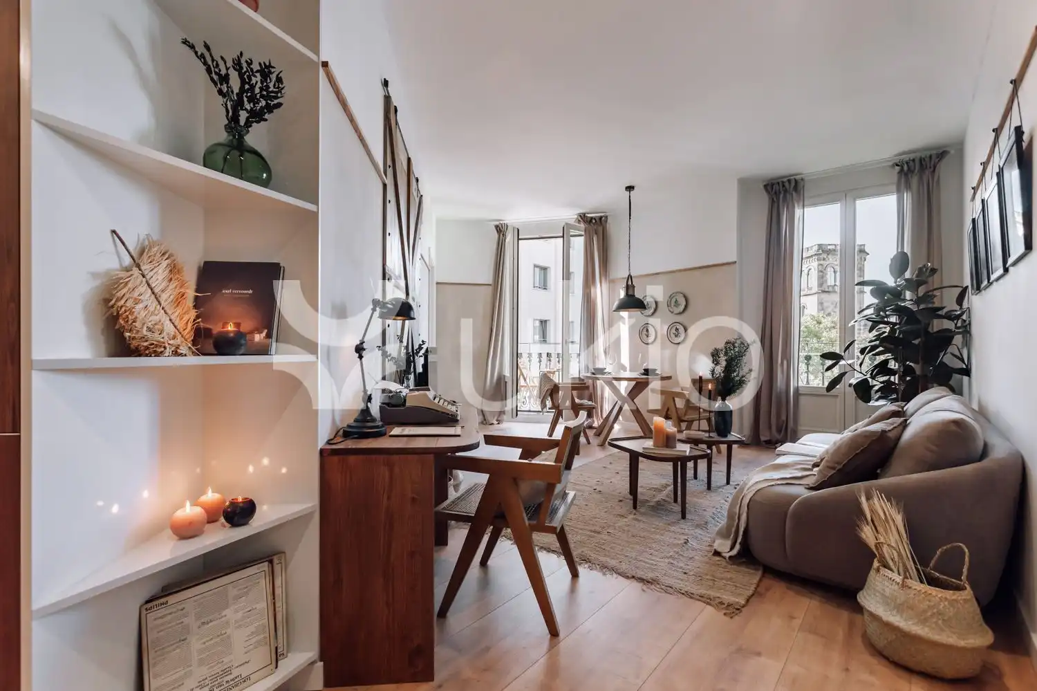 Sala de estar de Apartamento de alquiler en Barcelona con Aire acondicionado, Calefacción y Amueblado