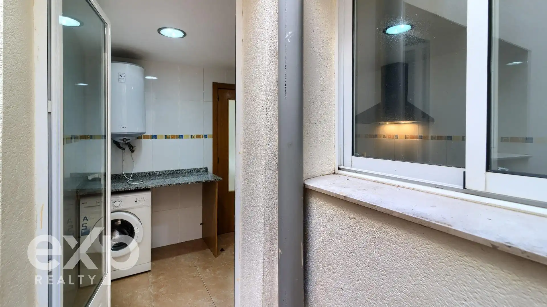 Kitchen of Flat for sale in Alginet  with Air Conditioner, Terrace and Storage room