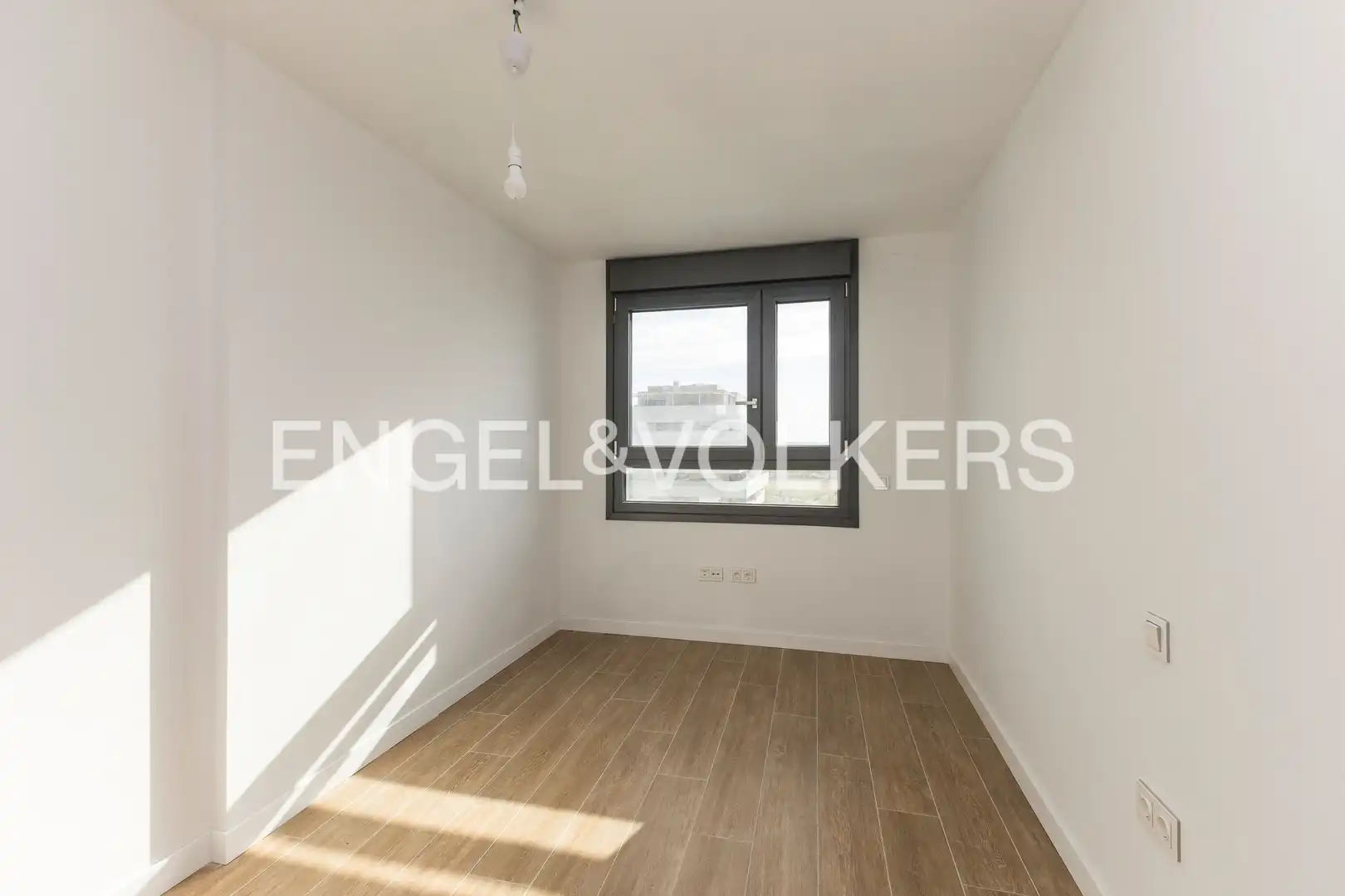 Bedroom of Flat for rent in Madrid  with Air Conditioner, Heating and Terrace
