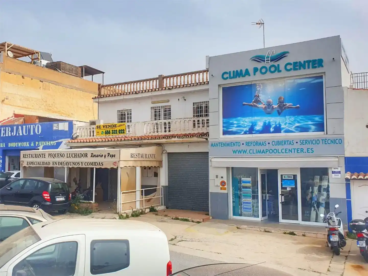 Piscina de Nave industrial en venta en Nerja