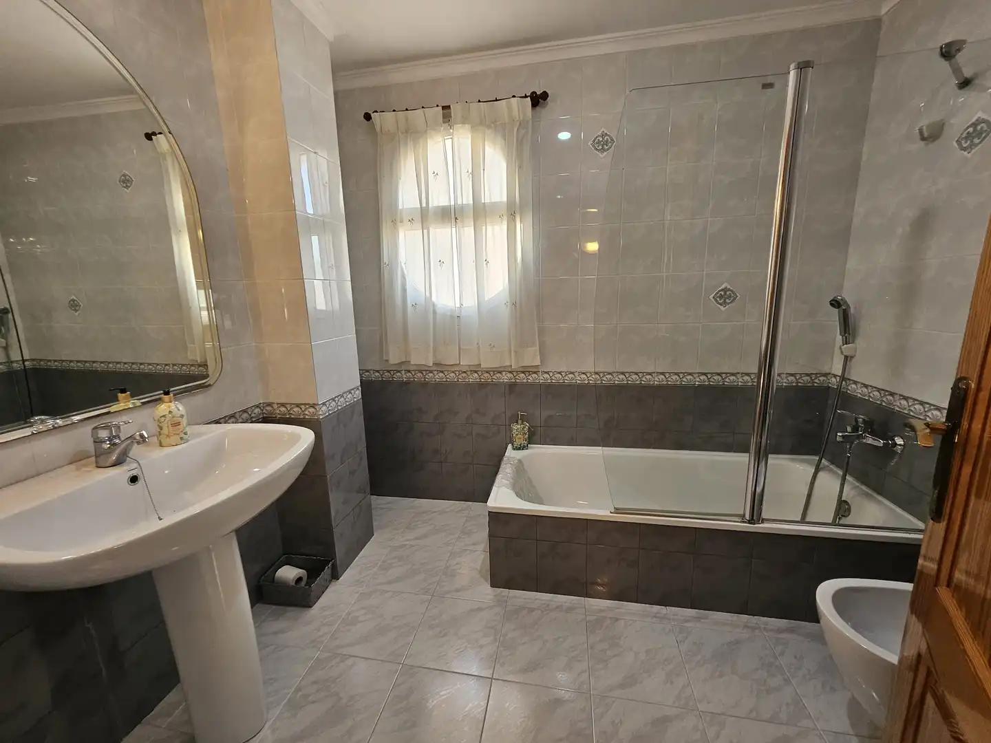 Bany de Casa o xalet de lloguer en Corbera amb Aire condicionat, Calefacció i Terrassa