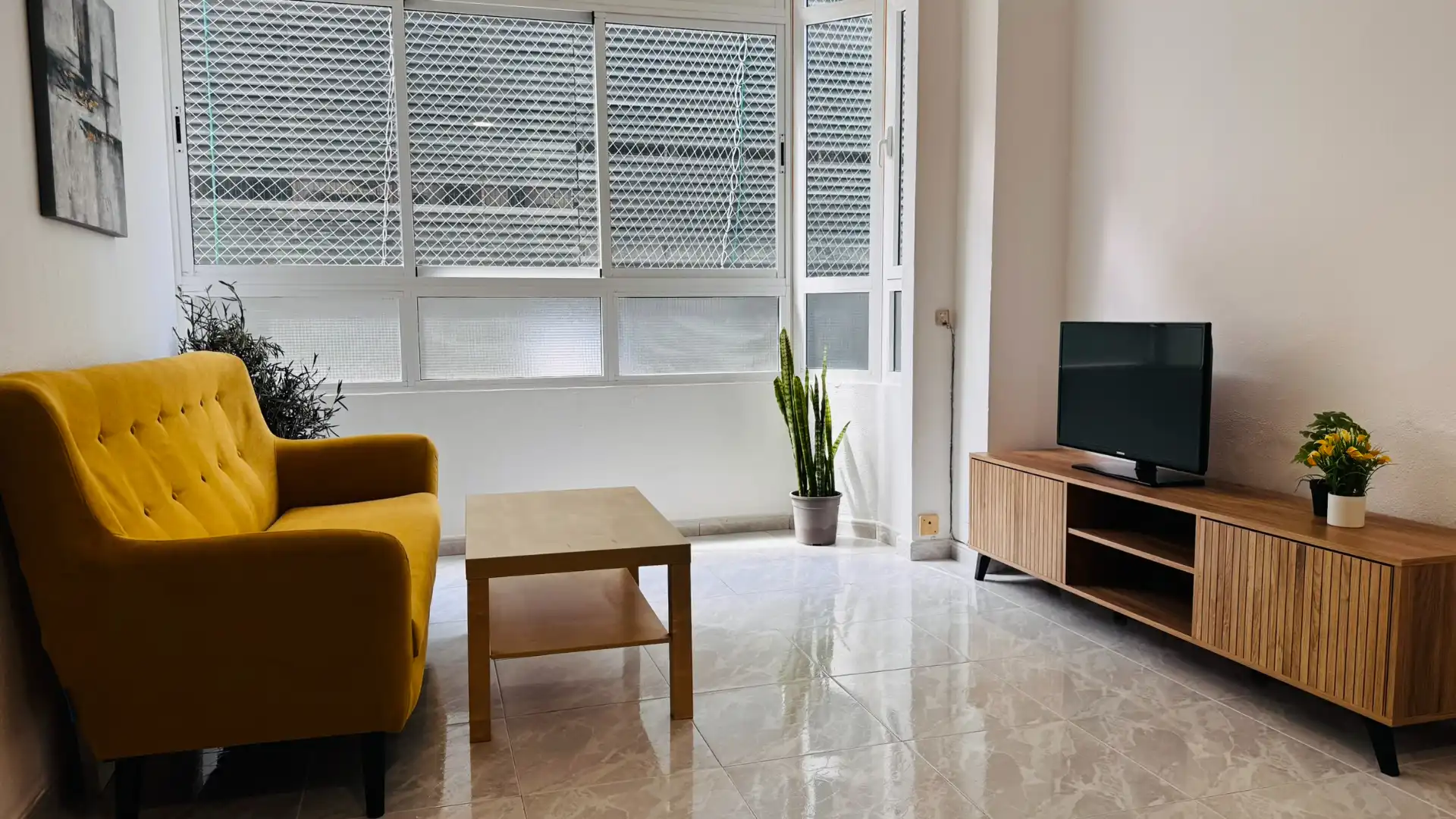 Living room of Flat for share in Las Palmas de Gran Canaria  with Furnished, Washing machine and Microwave