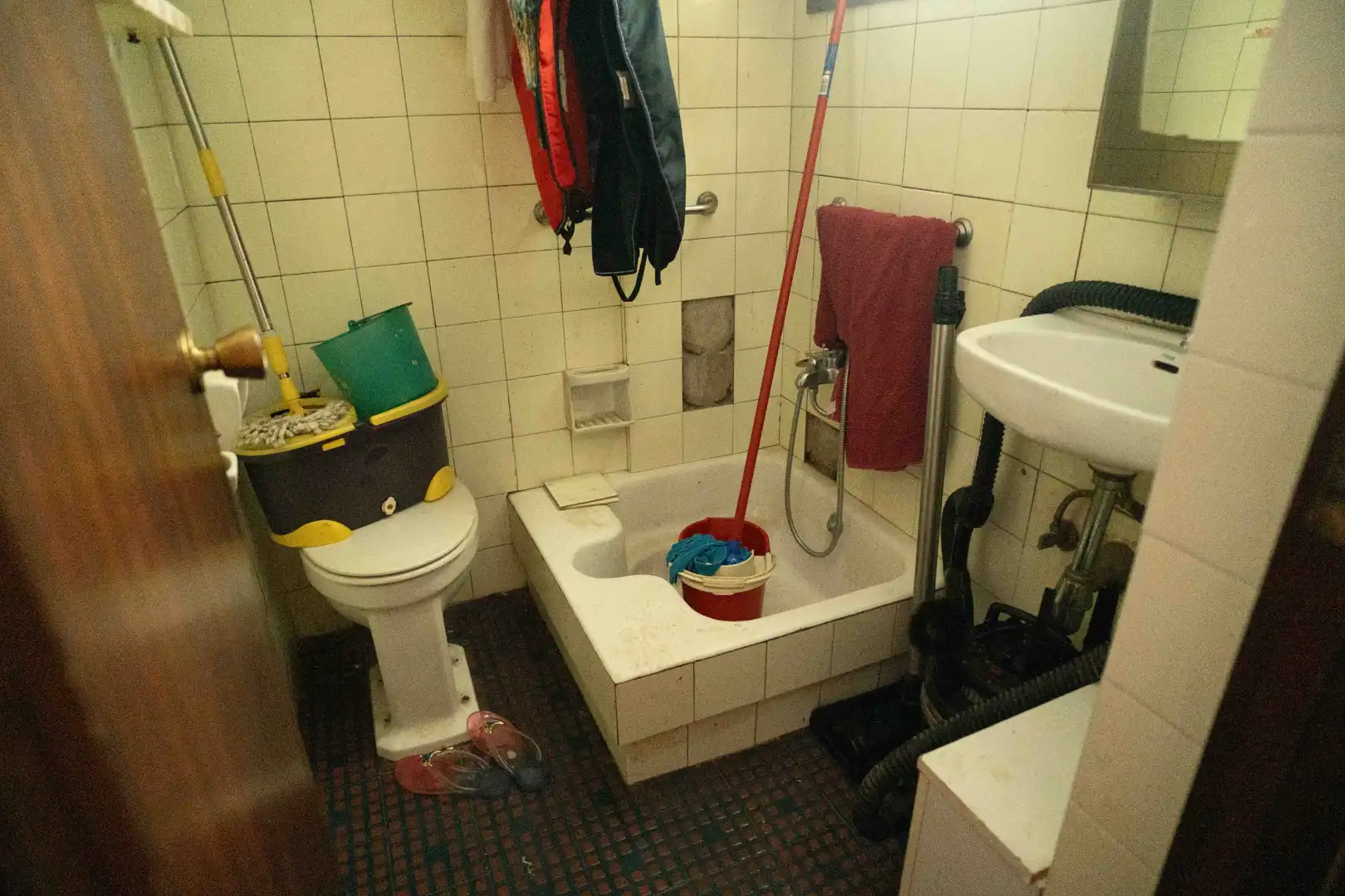 Bathroom of Flat for sale in Getxo   with Heating, Terrace and Balcony