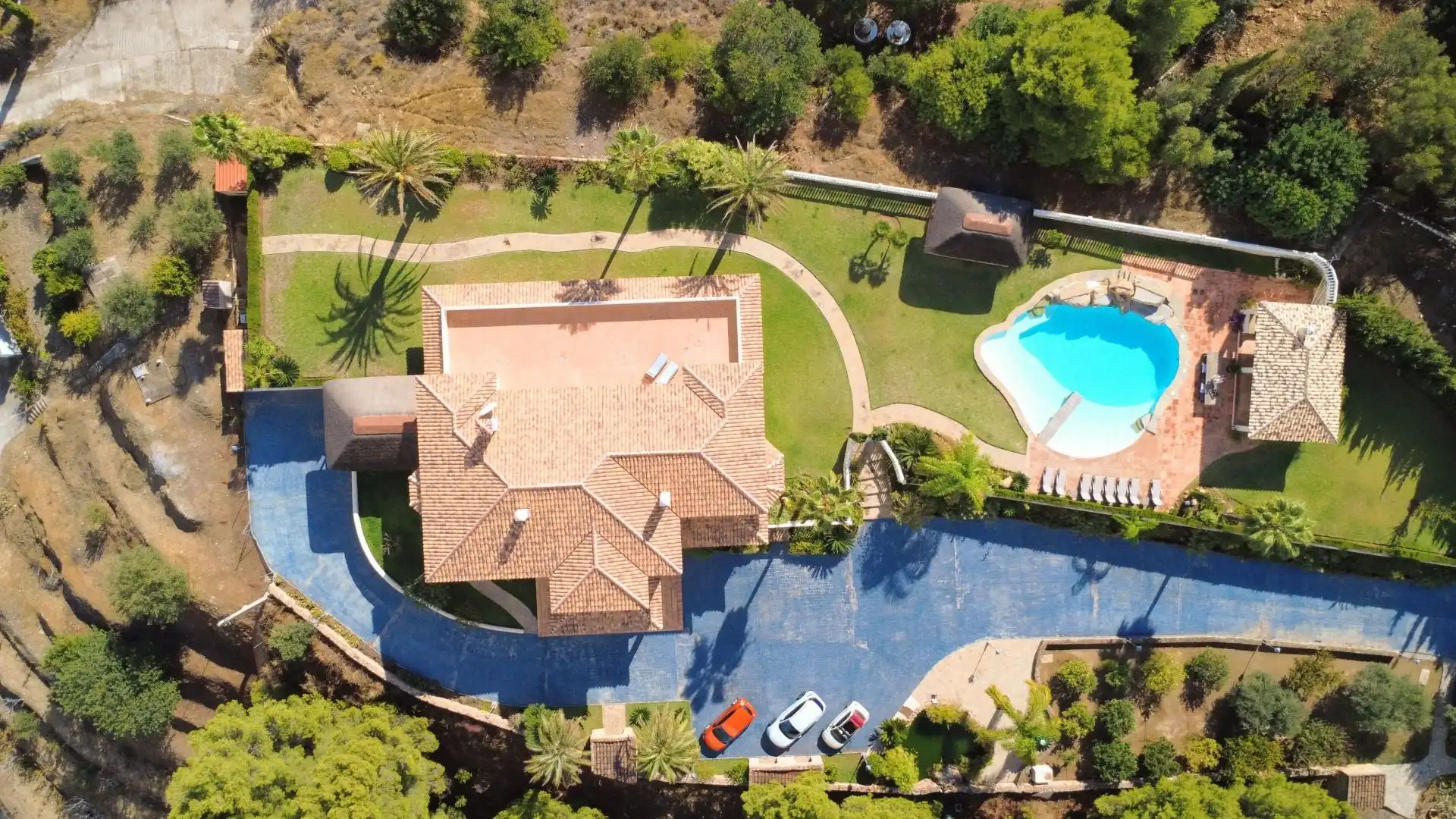 Vista exterior de Finca rústica en venda en Mijas amb Aire condicionat, Traster i Piscina