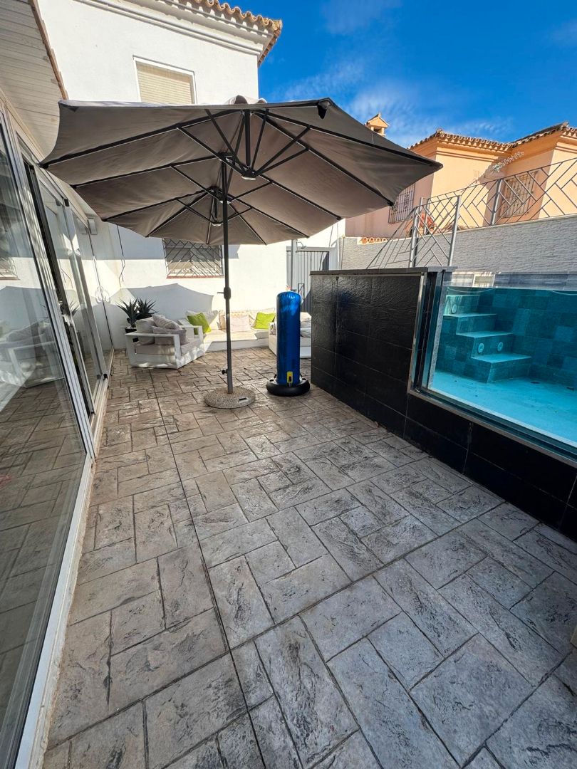 Terrace of House or chalet for sale in La Línea de la Concepción  with Private garden, Swimming Pool and Furnished