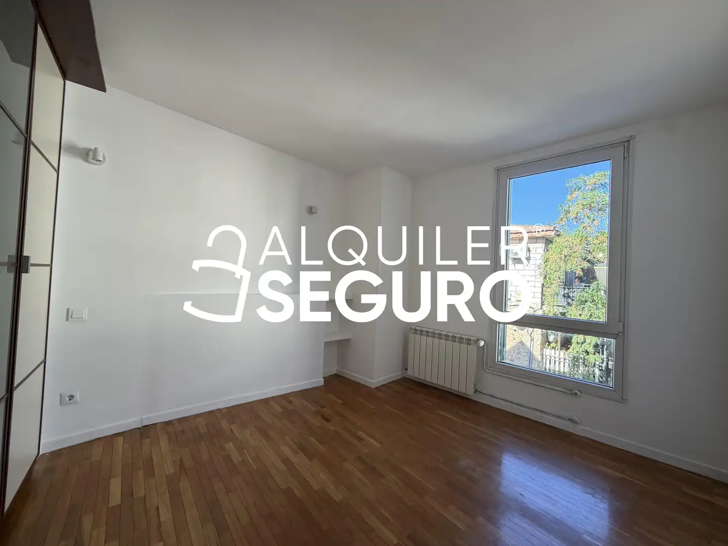 Bedroom of Attic for rent in Torrelodones  with Air Conditioner, Heating and Terrace