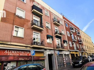 Piso con balcón en venta en Calle ANTONIO ULLOA