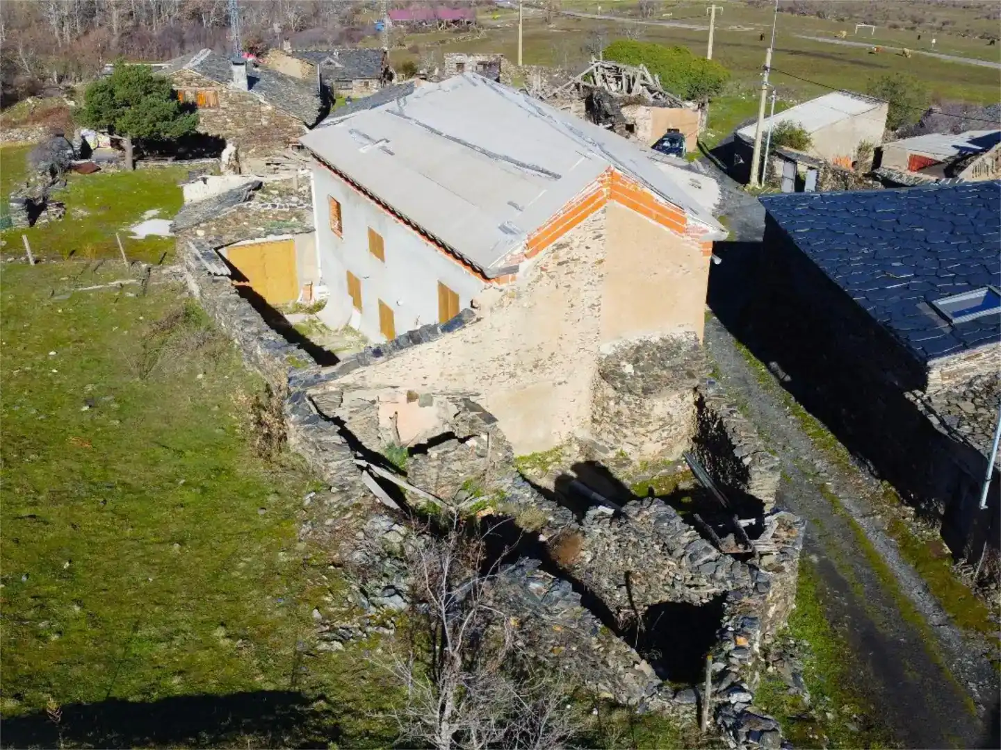 Vista exterior de Pis en venda en Riaza amb Jardí privat, Traster i Balcó
