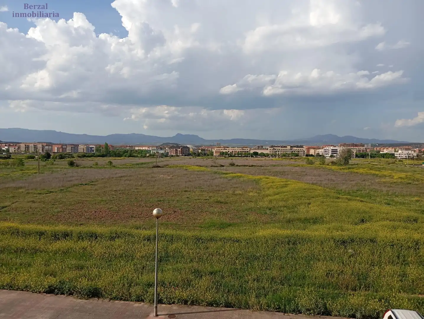 Piso de alquiler en  Logroño con Calefacción, Jardín privado y Terraza