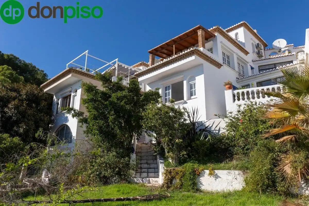 Exterior view of Houses for sale in Almuñécar  with Air Conditioner, Heating and Private garden