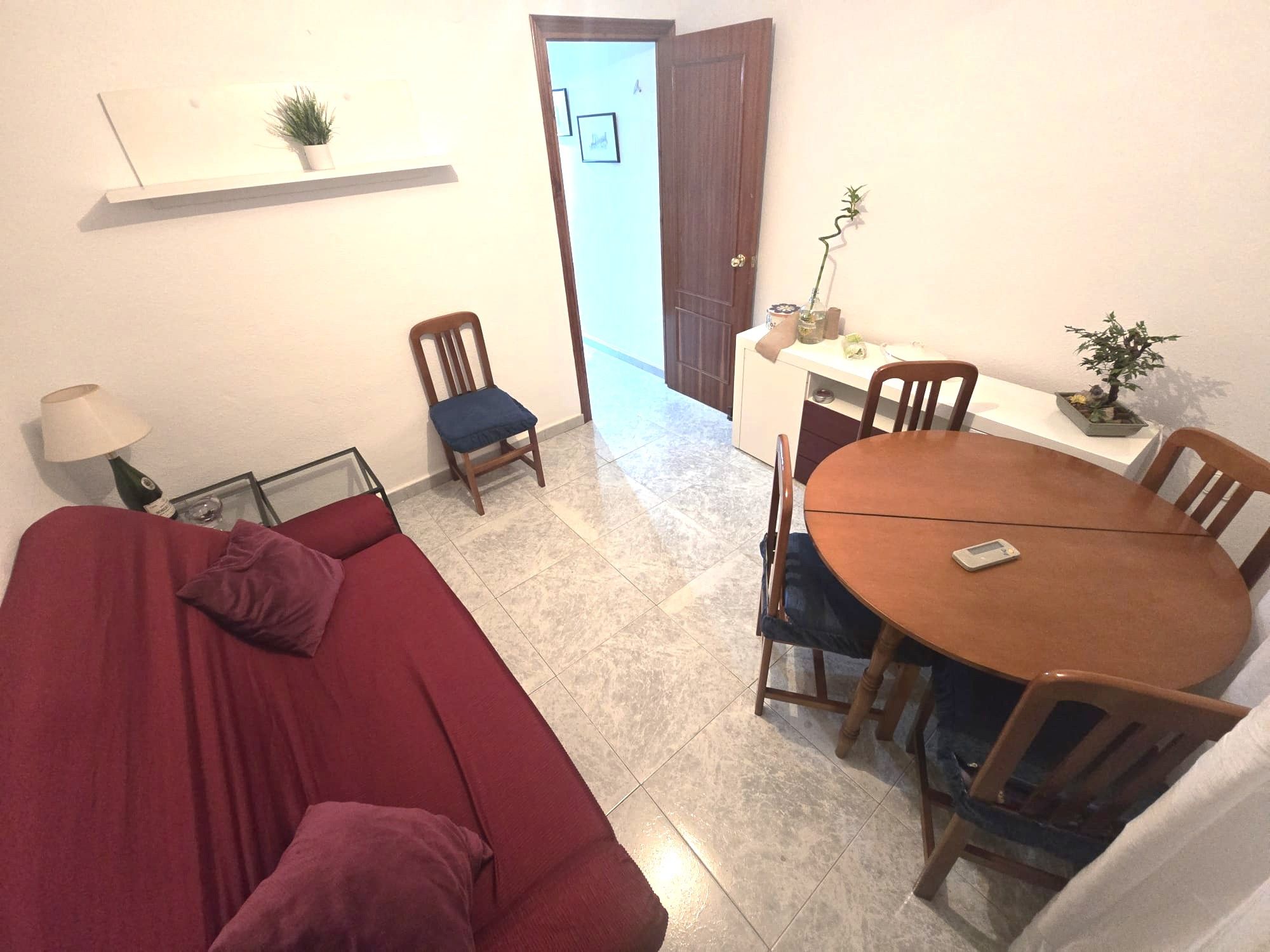 Dormitori de Apartament de lloguer en Cáceres Capital amb Aire condicionat i Moblat