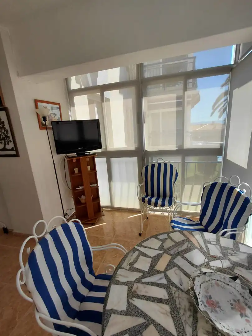Sala d'estar de Apartament de lloguer en Benicasim / Benicàssim amb Terrassa, Moblat i Es permeten mascotes