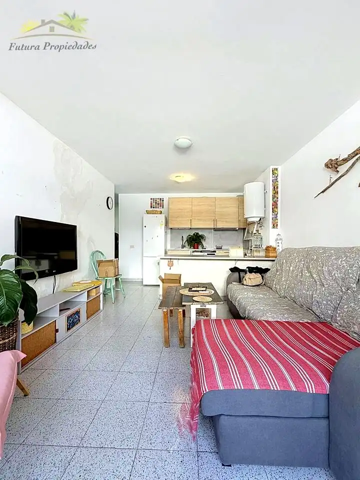 Sala d'estar de Planta baixa en venda en San Bartolomé amb Terrassa i Moblat