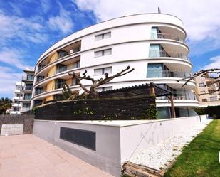 Vista exterior de Àtic en venda en Roses amb Calefacció, Jardí privat i Traster