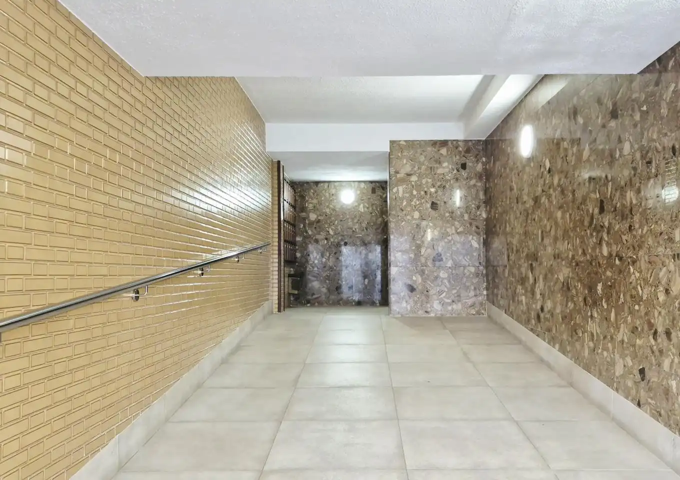 Piso en venta en Terrassa con Parquet y Alarma