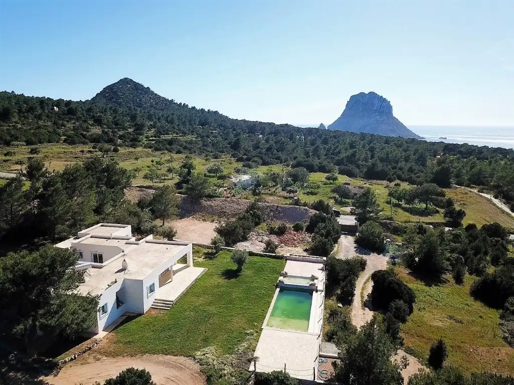 Casa con piscina en venta en Es Cubells, imagen 2