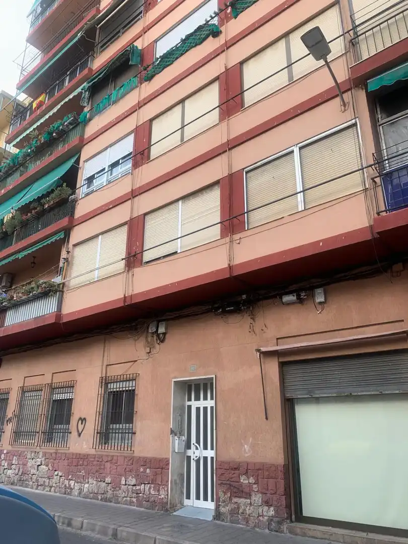 Vista exterior de Pis en venda en Alicante / Alacant