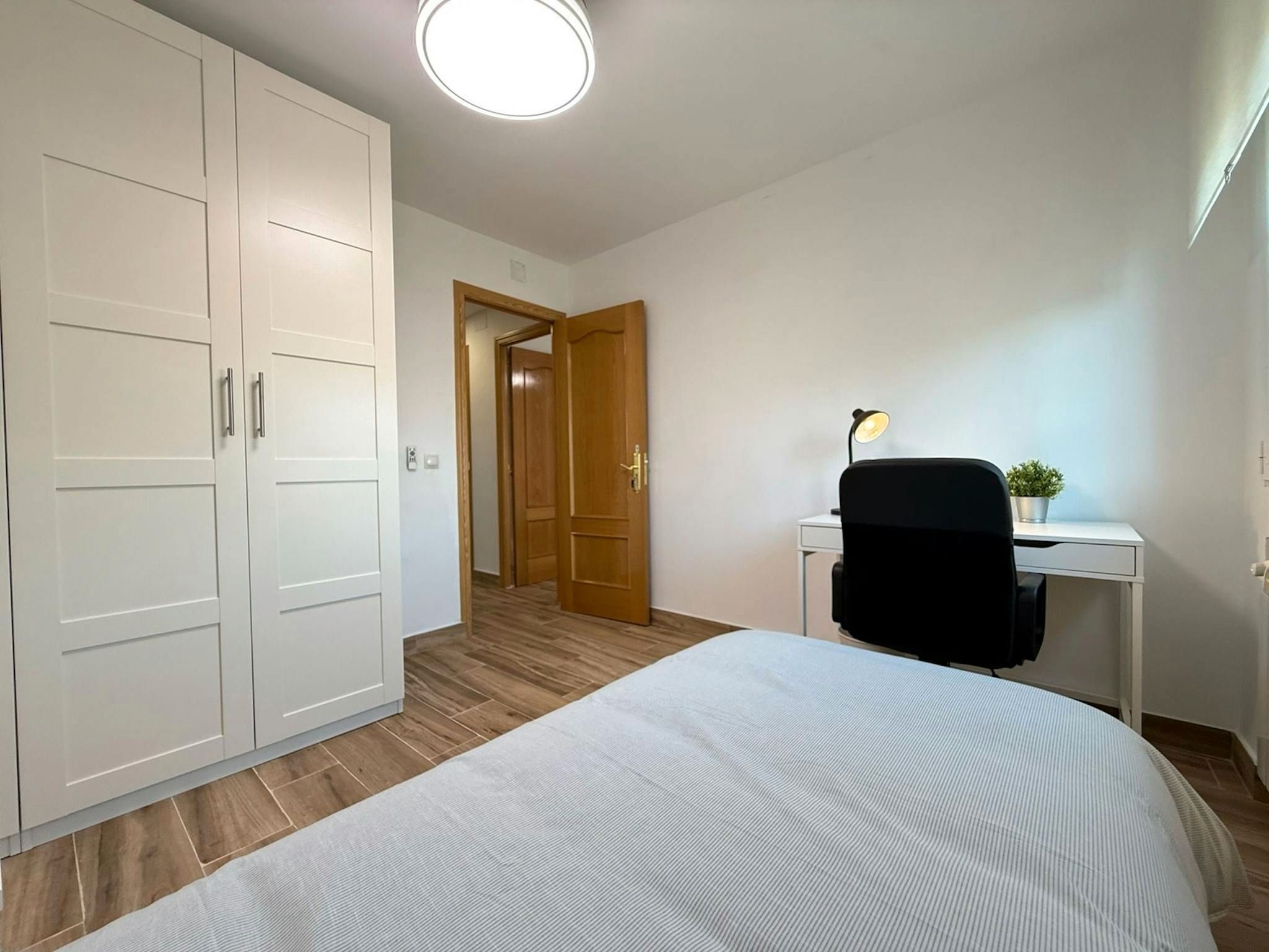 Bedroom of Flat to share in  Madrid Capital  with Heating, Furnished and Washing machine