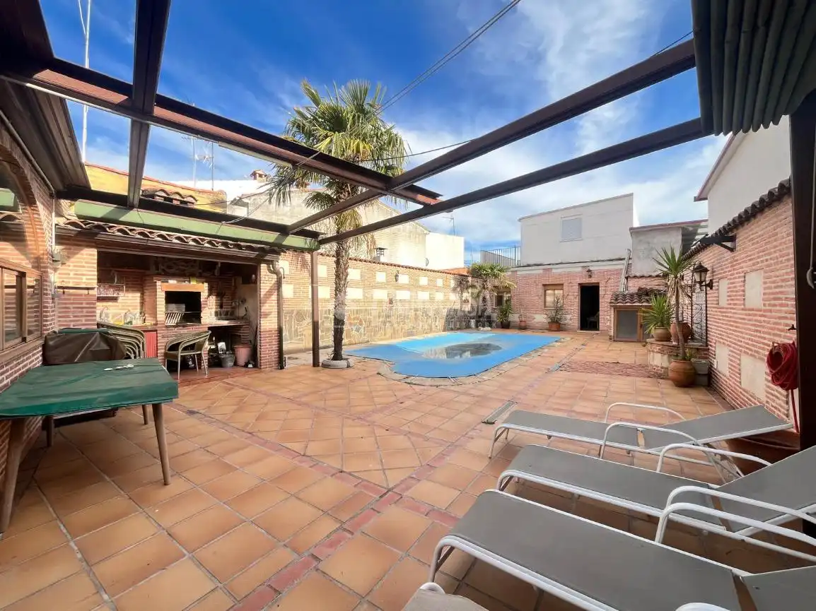 Terraza de Casa adosada en venta en Las Herencias con Calefacción, Piscina y Amueblado