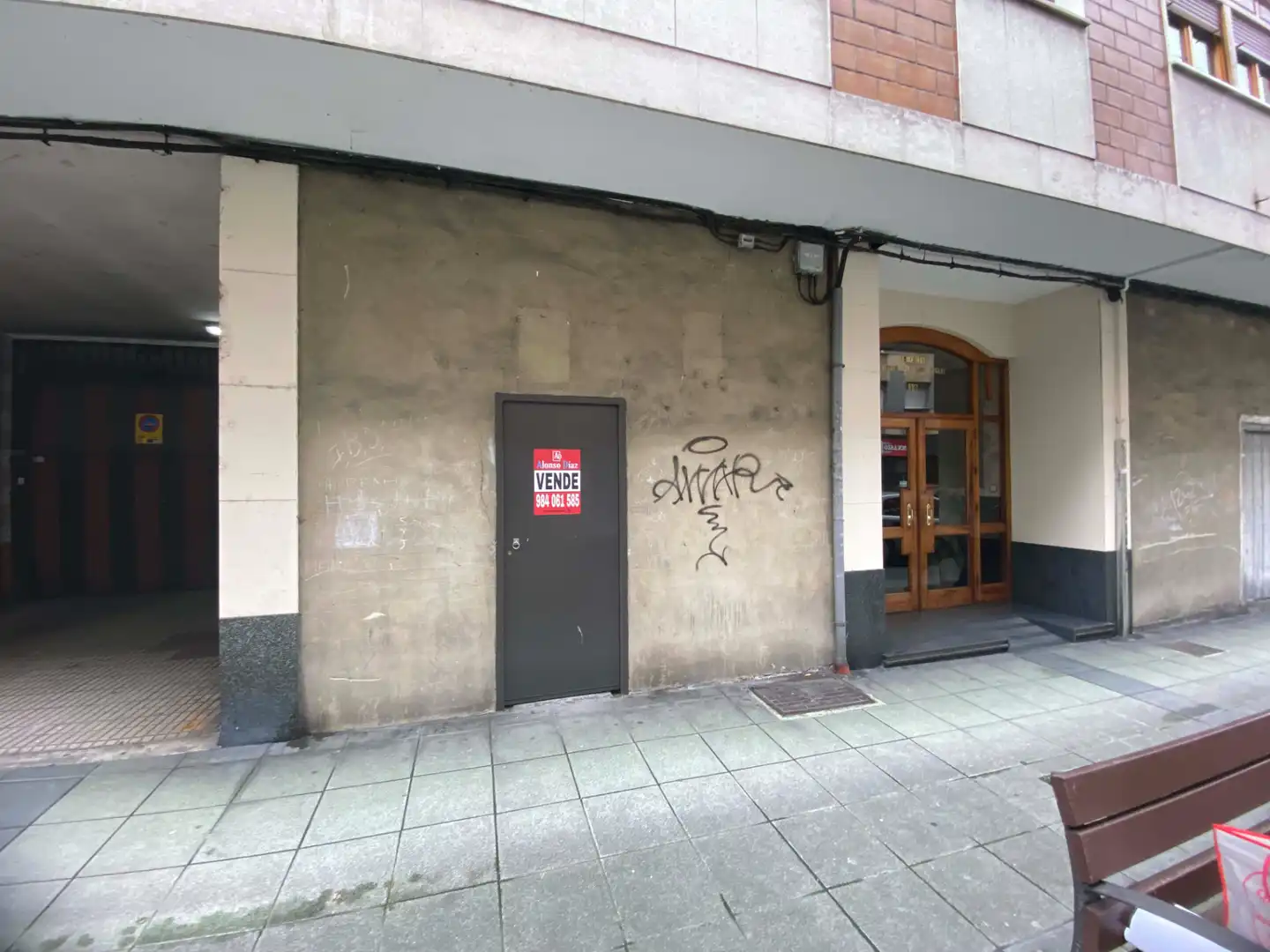 Local comercial en venta en Calle Manuel Llaneza 34, imagen 2