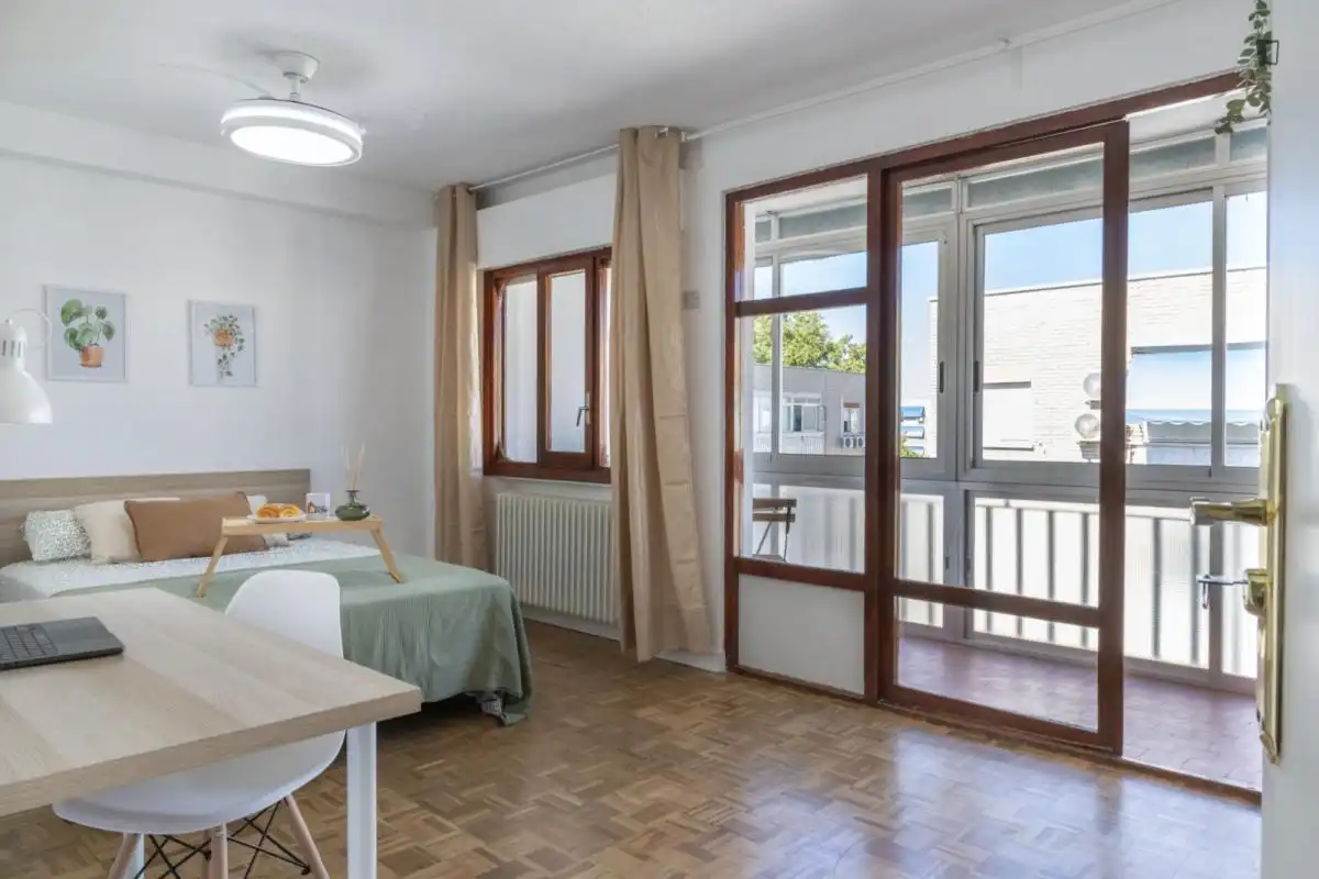 Habitación de Apartamento para compartir en Parla con Calefacción, Amueblado y Horno