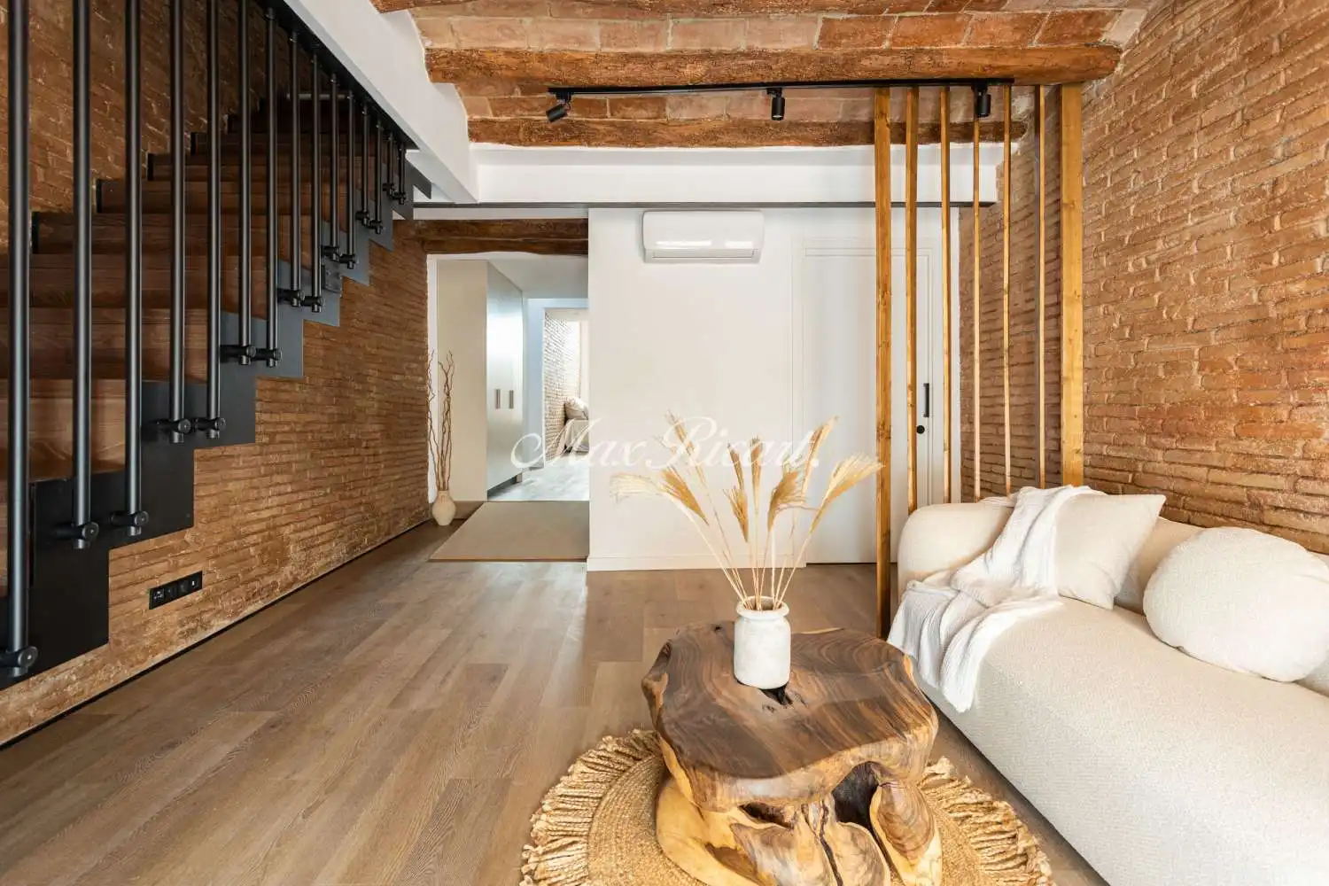 Sala d'estar de Casa o xalet en venda en Barcelona amb Aire condicionat, Calefacció i Terrassa