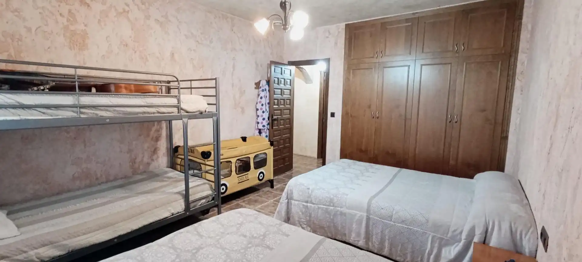 Schlafzimmer von Haus oder Chalet zum Verkauf in Hondón de las Nieves / El Fondó de les Neus mit Privatgarten, Terrasse und Abstellraum