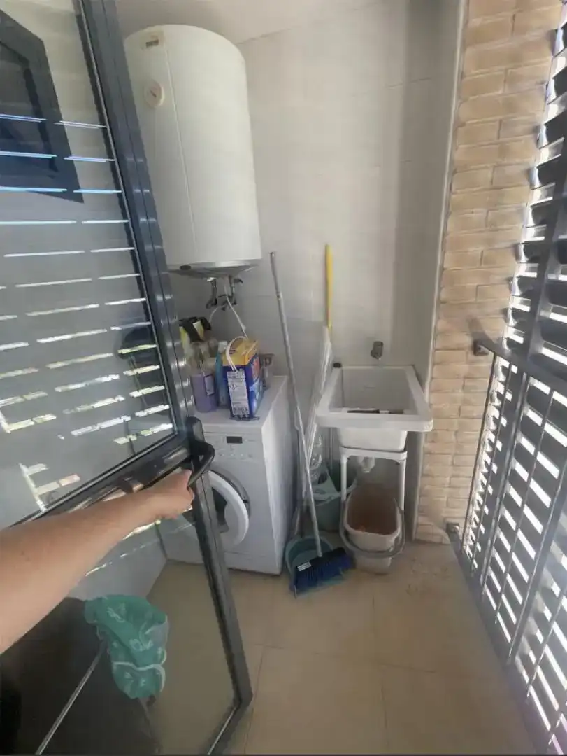 Bany de Pis de lloguer en Benidorm amb Aire condicionat, Piscina i Moblat