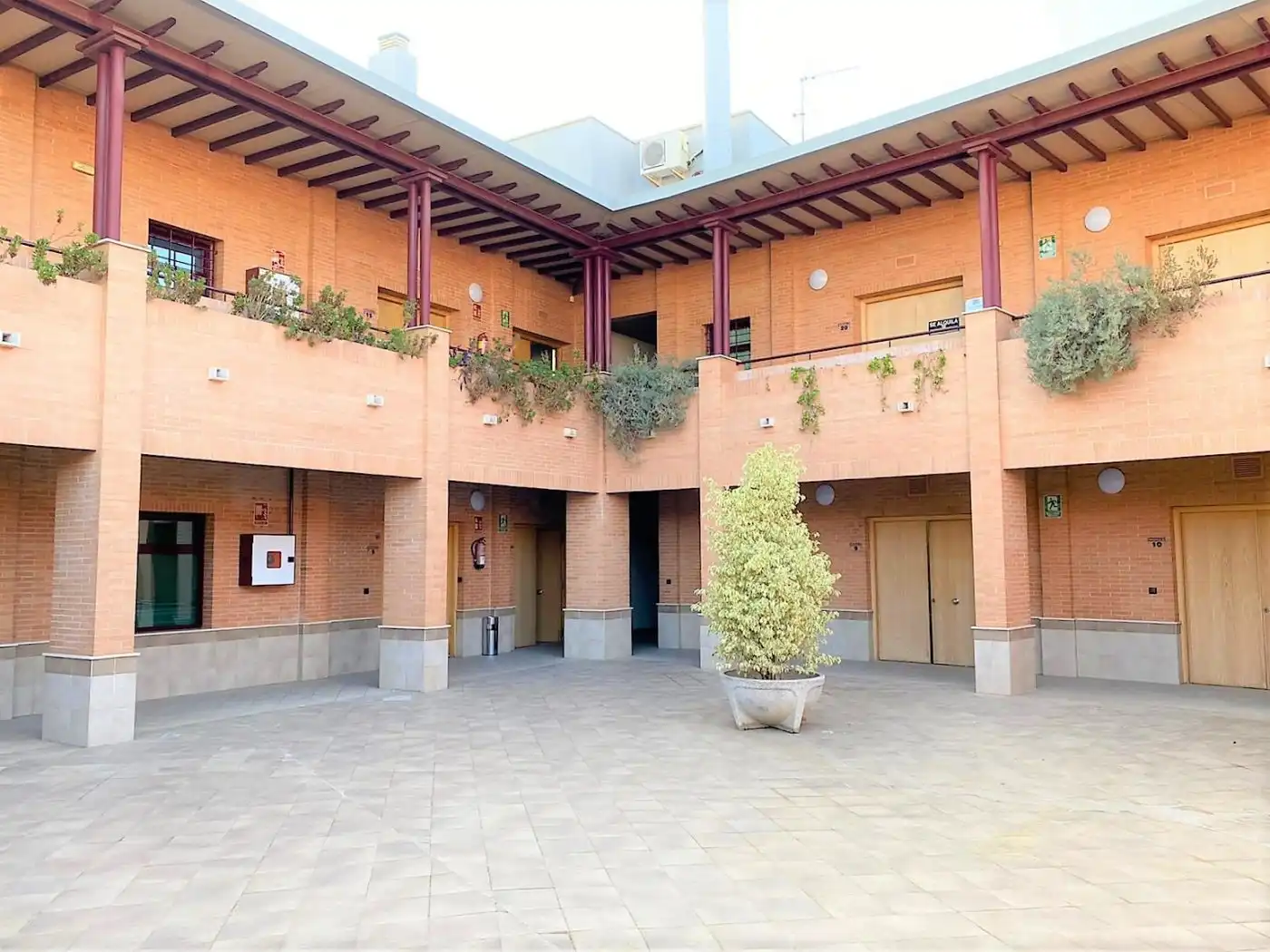 Außenansicht von Büro zur Miete in Sevilla