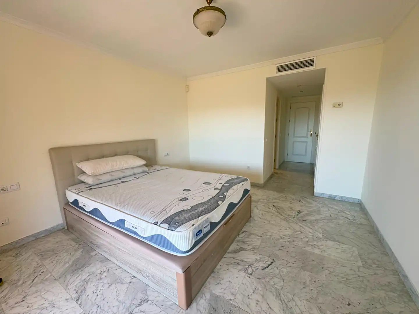 Bedroom of Flat for rent in Málaga  with Terrace and Community pool
