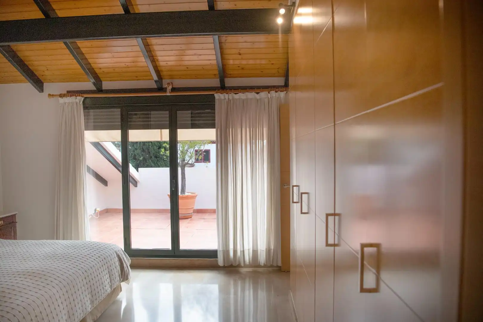 Habitación de Casa o chalet en venta en Bormujos con Aire acondicionado, Calefacción y Jardín privado