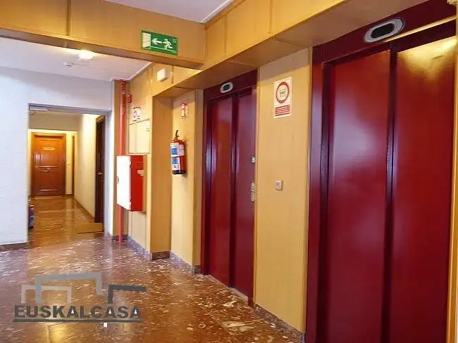 Oficina en venda en Bilbao  amb Moblat