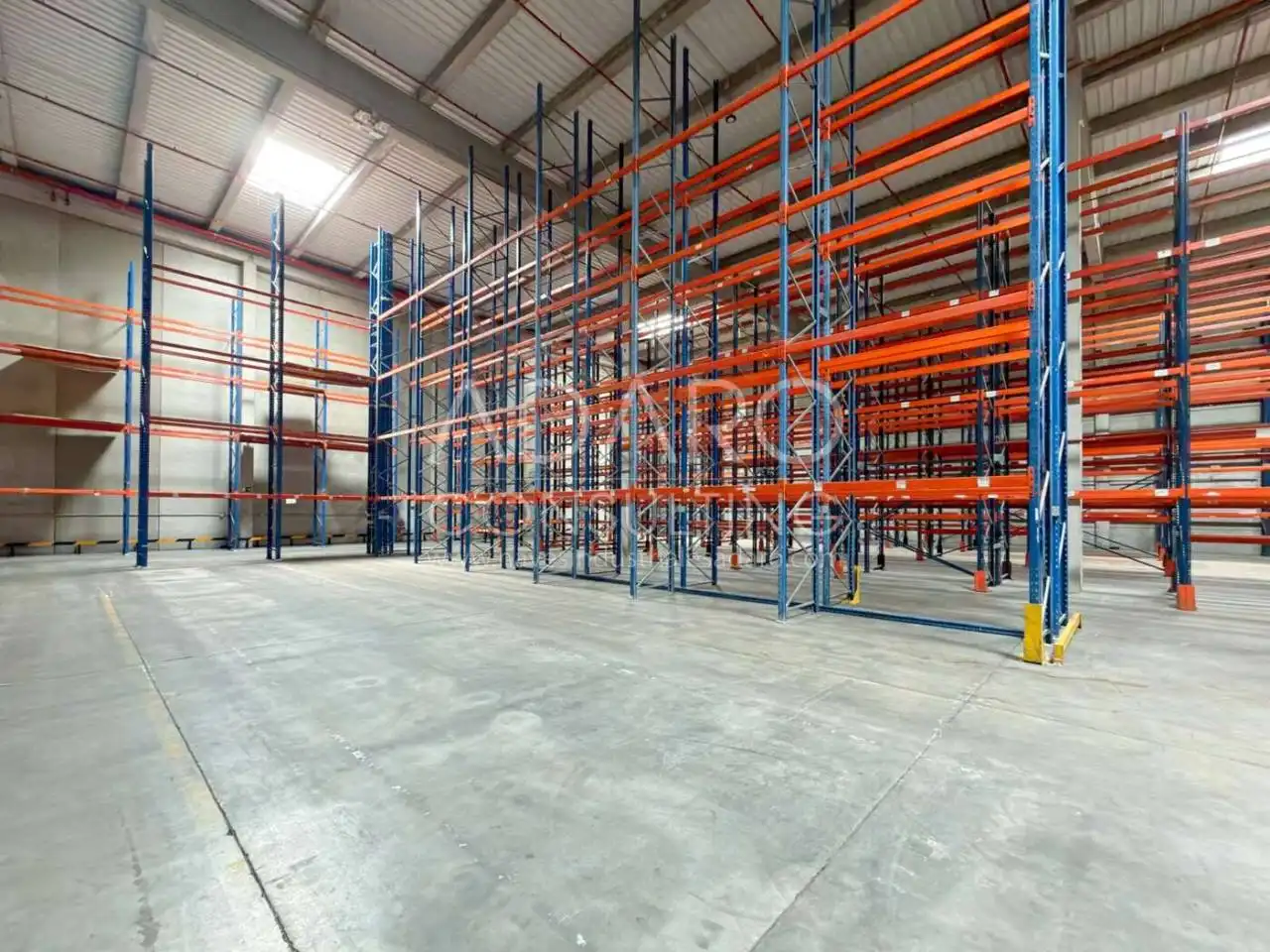 Nau industrial de lloguer a Calle Grabadores, imagen 5
