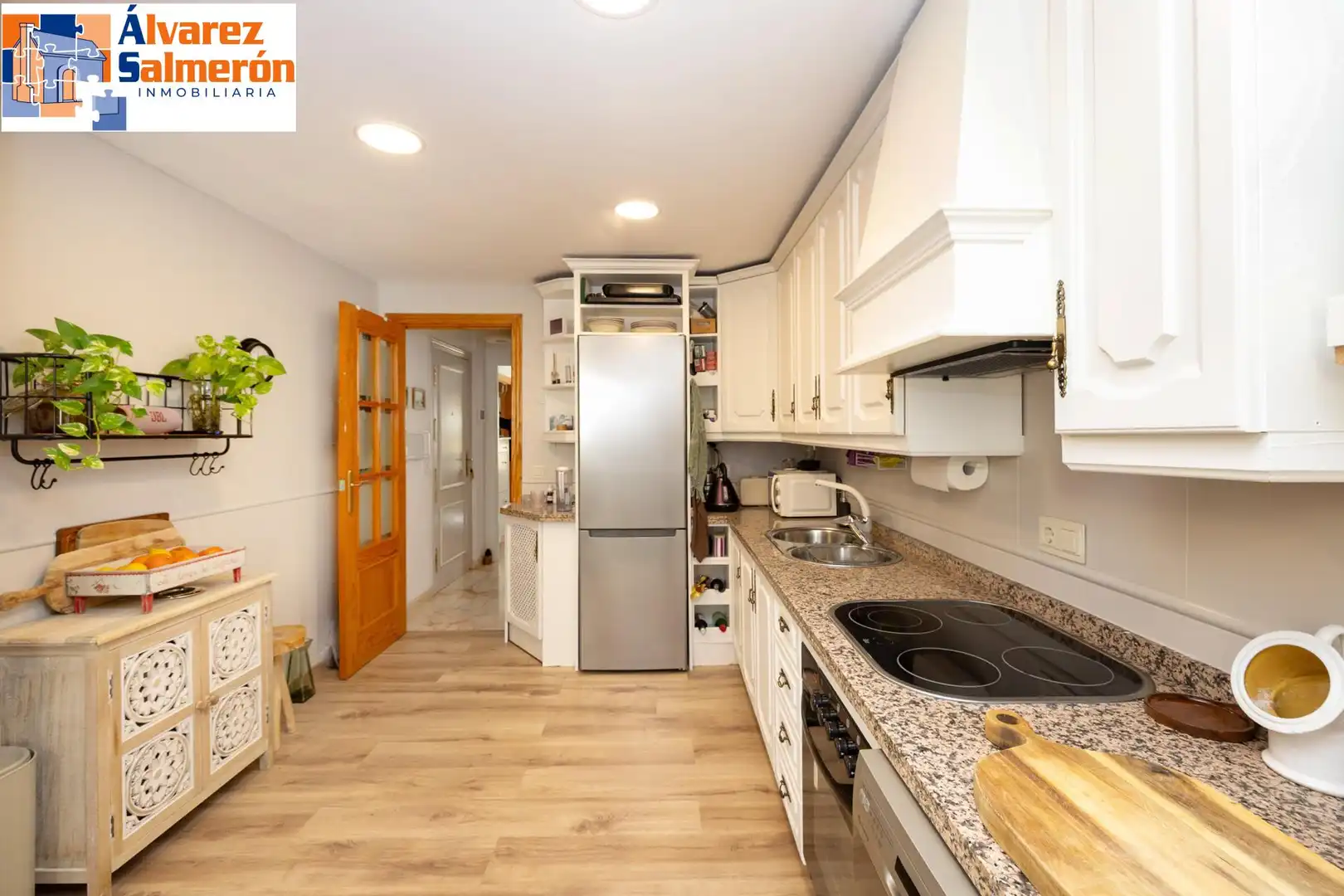 Kitchen of Apartments for sale in Granada
