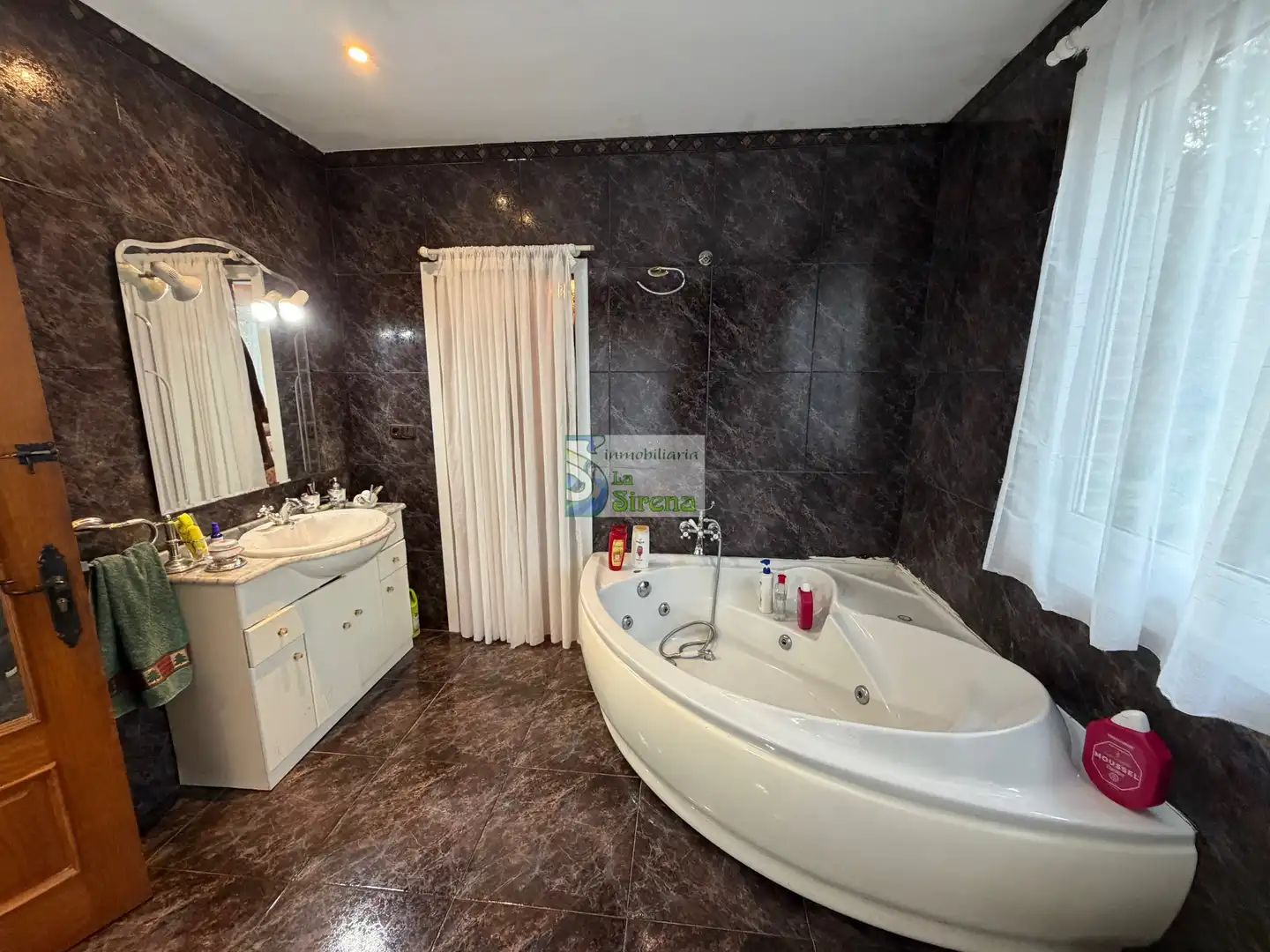 Baño de Casa o chalet en venta en Castro-Urdiales con Calefacción, Jardín privado y Terraza