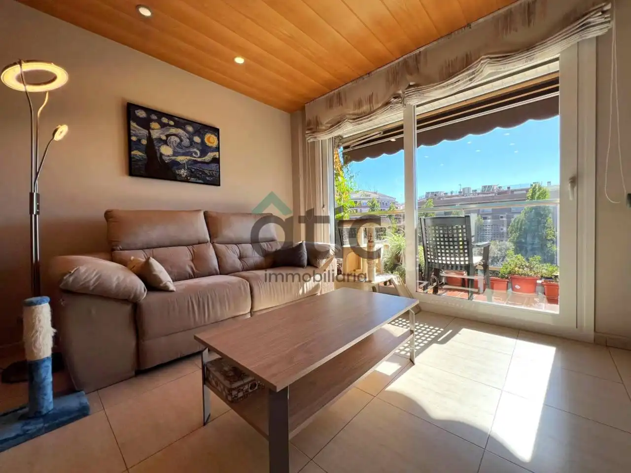 Living room of Flat for sale in Plaça Catalunya