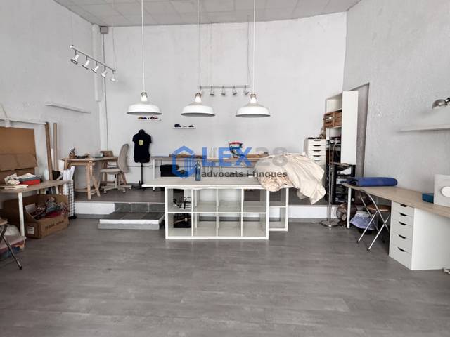 Local comercial en Venta en Carrer de les Agudes en Ciutat Meridiana