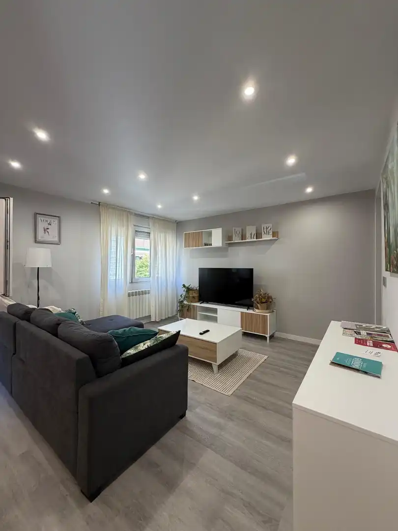 Wohnzimmer von Wohnung zur Miete in Gijón  mit Heizung, Terrasse und Balkon