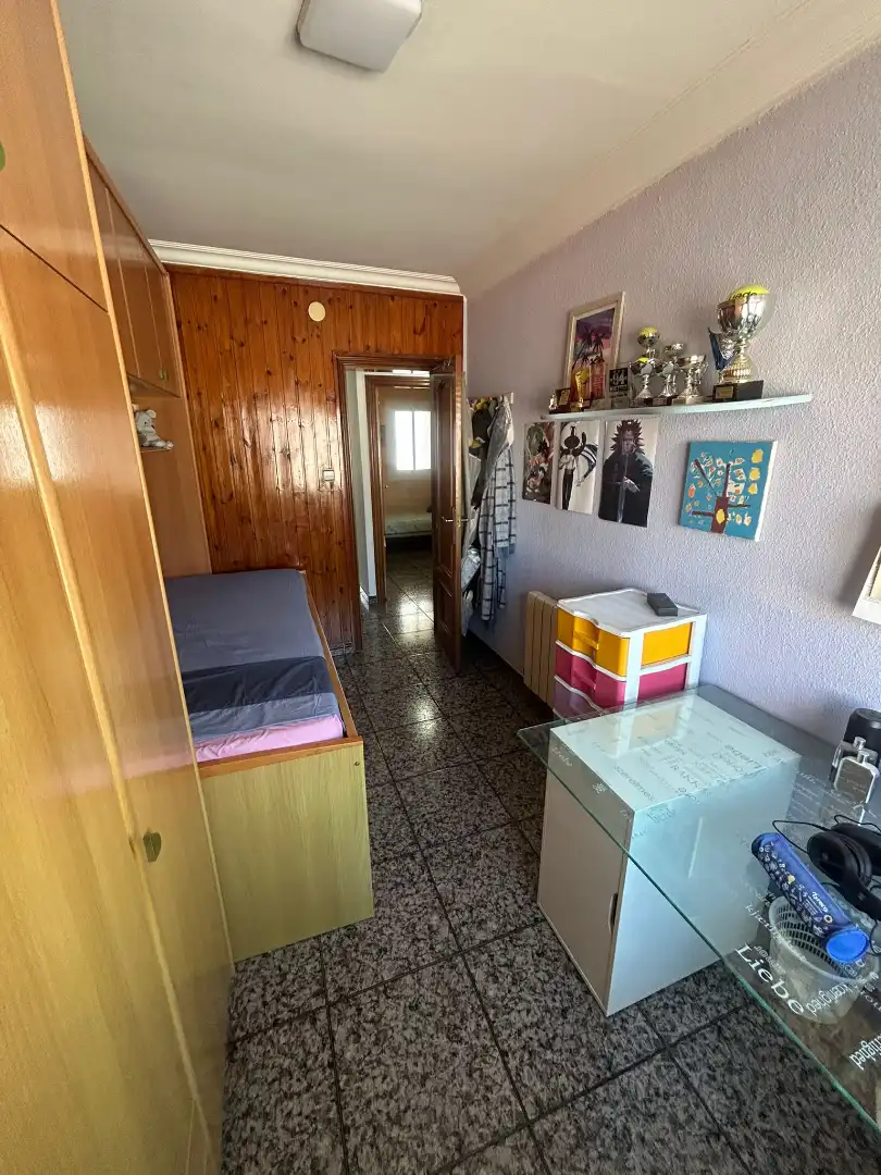 Habitación de Casa adosada en venta en Badalona con Aire acondicionado, Calefacción y Terraza