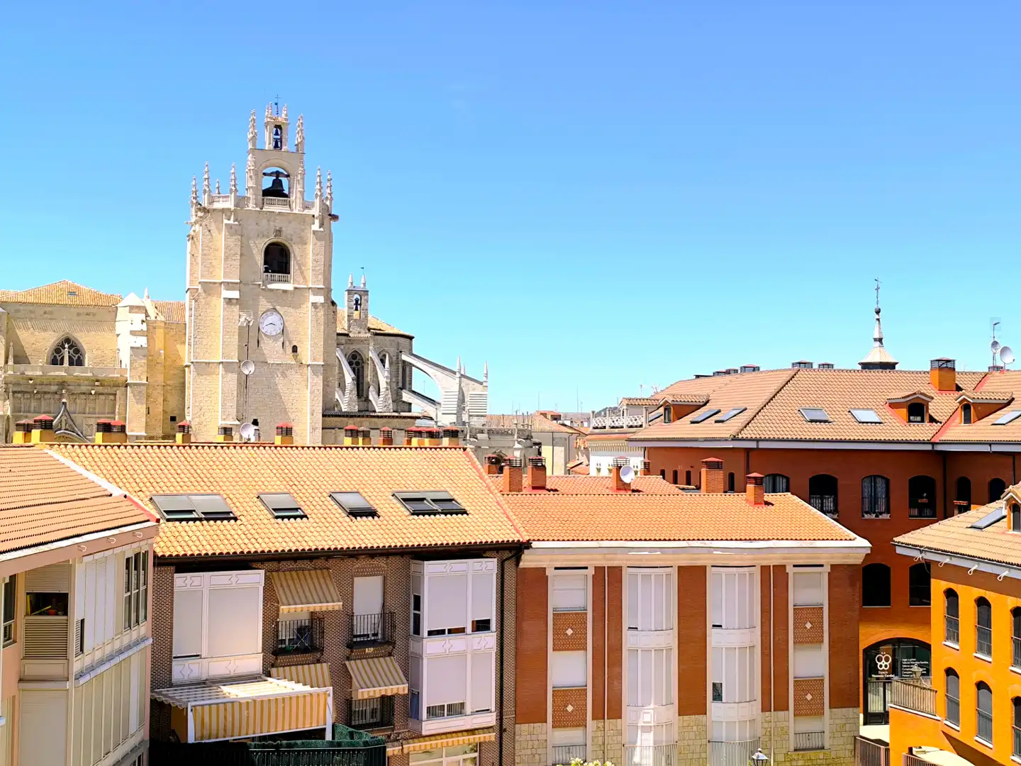 Vista exterior de Pis en venda en Palencia amb Calefacció, Parquet i Traster