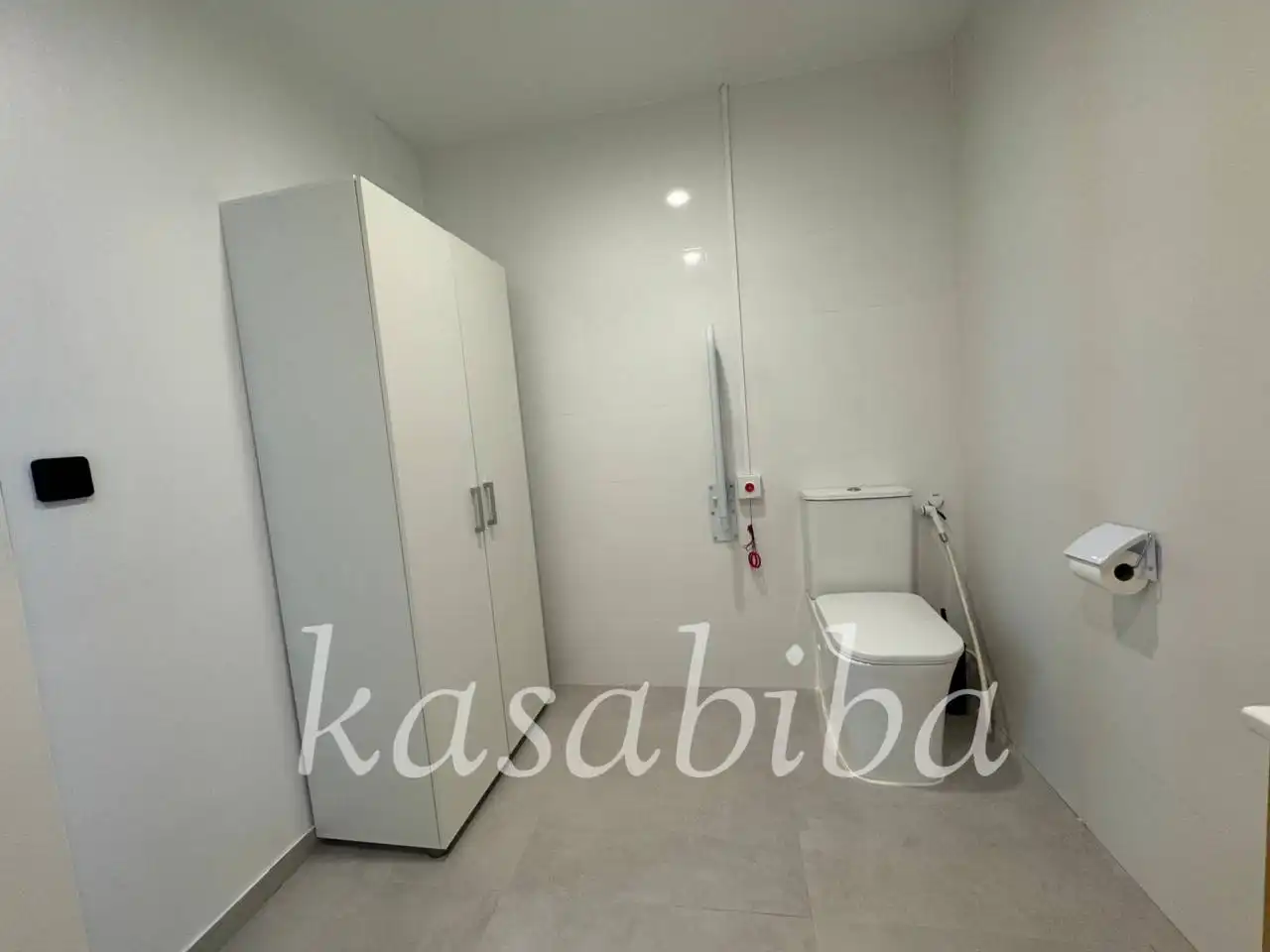 Baño de Local de alquiler en Valencia con Aire acondicionado