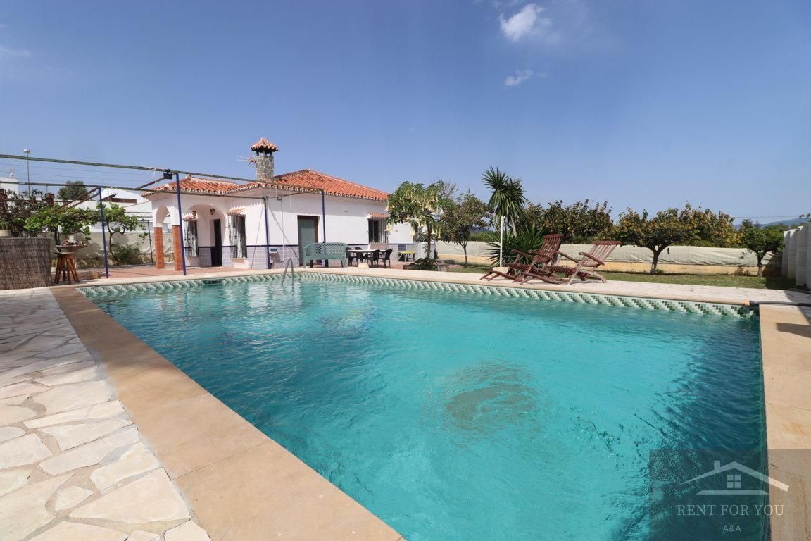 Piscina de Casa o xalet de lloguer en Alhaurín de la Torre amb Aire condicionat, Jardí privat i Terrassa