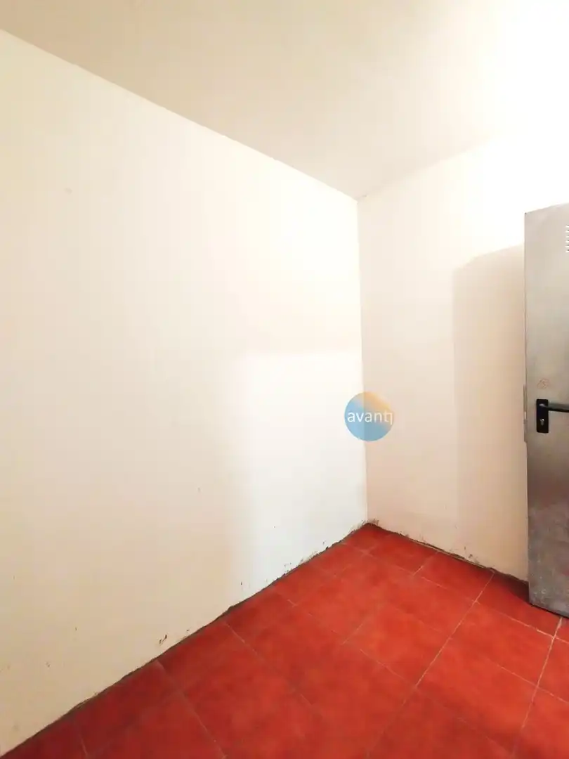 Schlafzimmer von Lagerraum zum Verkauf in Salamanca