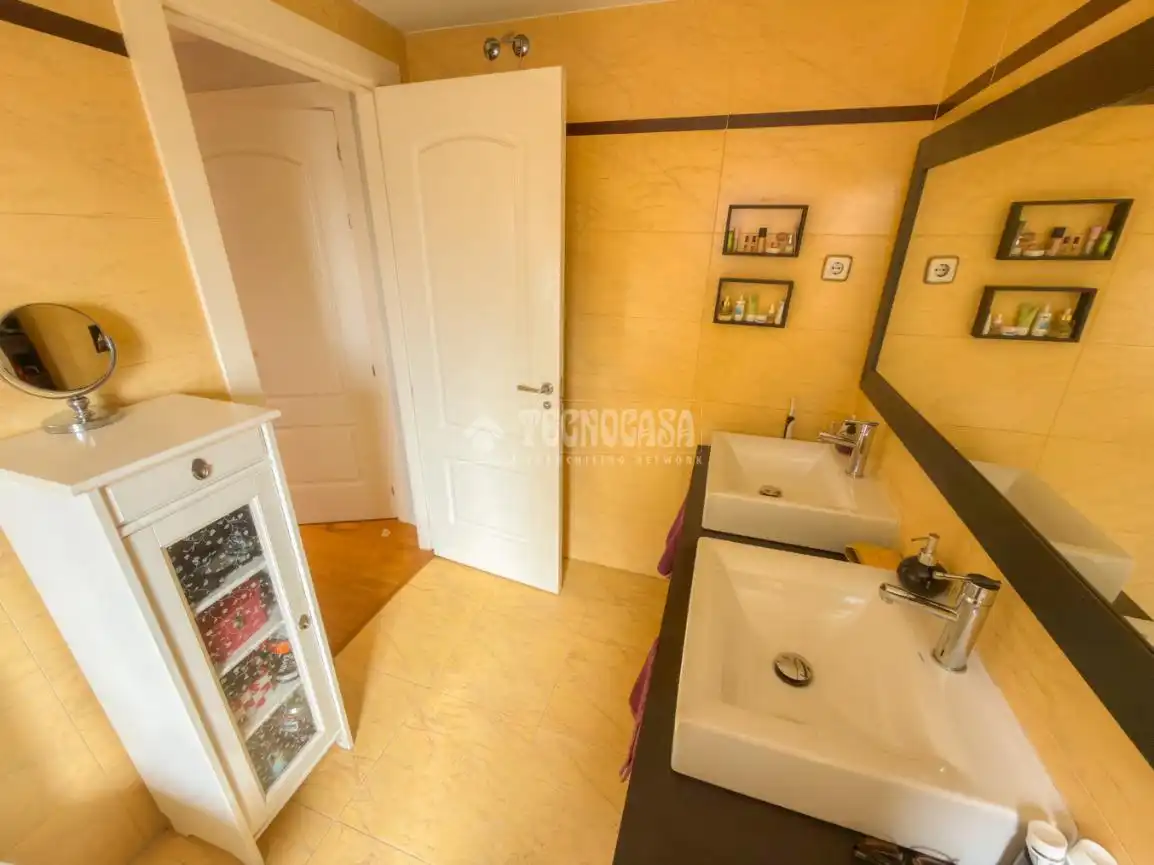Bathroom of Detached homes for sale in Collado Villalba  with Air Conditioner, Heating and Terrace