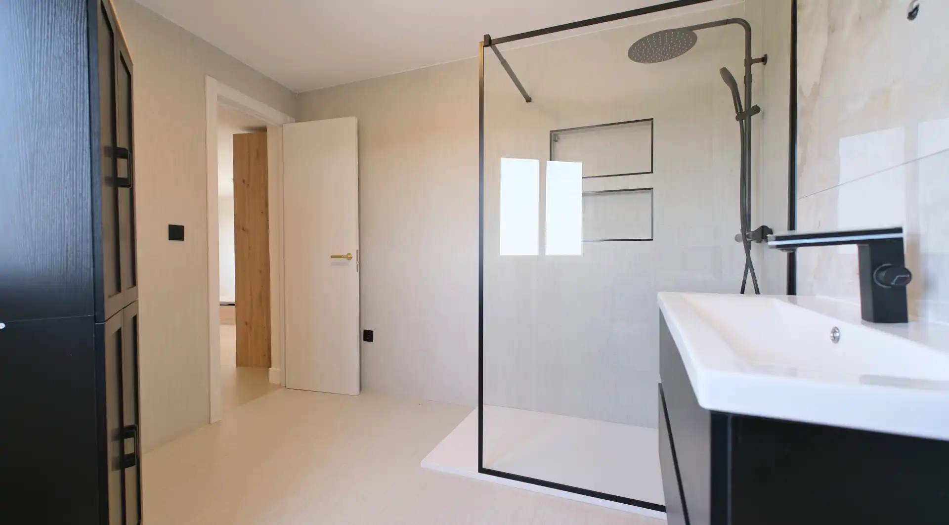 Baño de Casa o chalet de alquiler en Sagunto / Sagunt con Aire acondicionado, Calefacción y Jardín privado